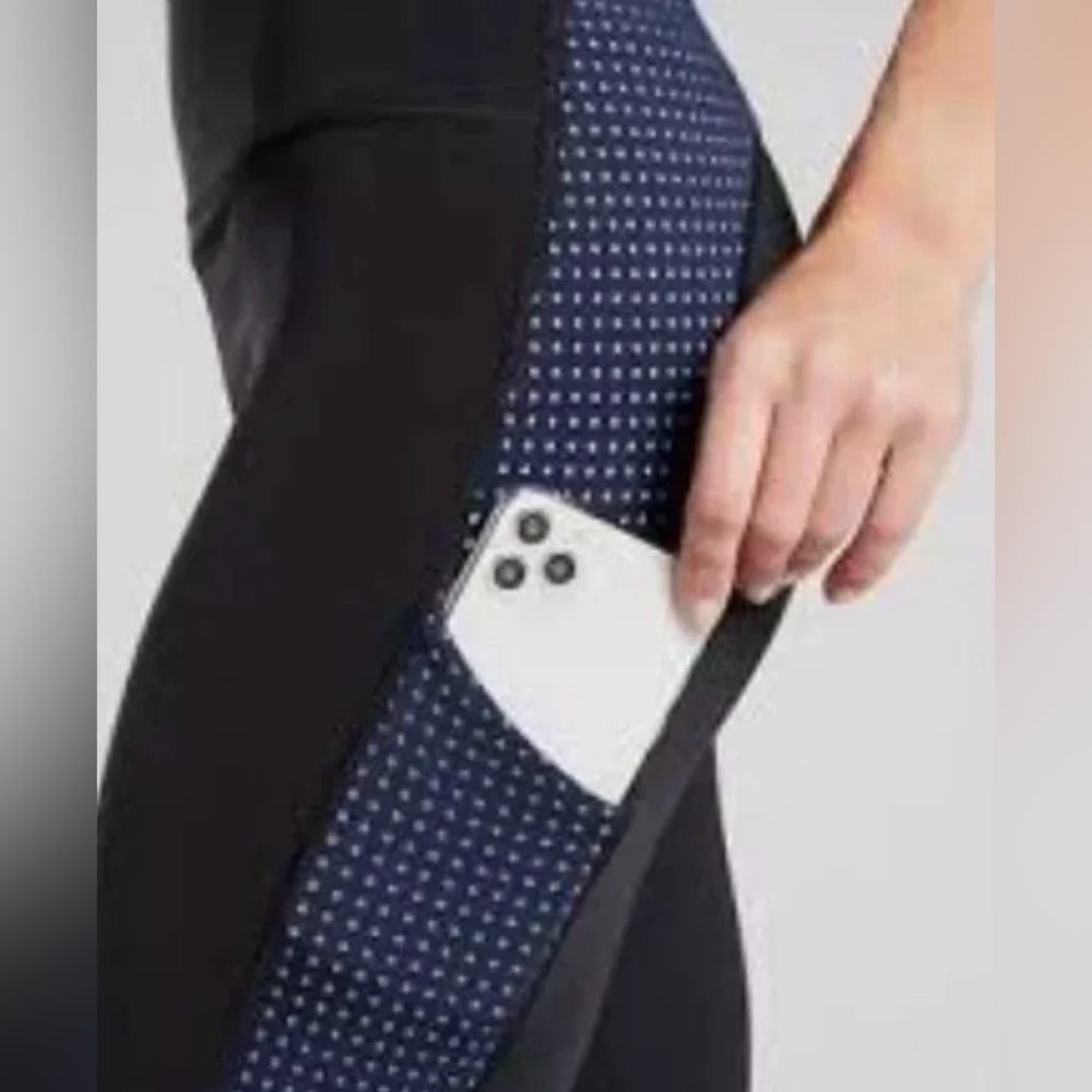 Athleta Ultimate Stash Pocket Laser Cut 7/8 Tights Size XXS Excellent Condition - Picture 2 of 16